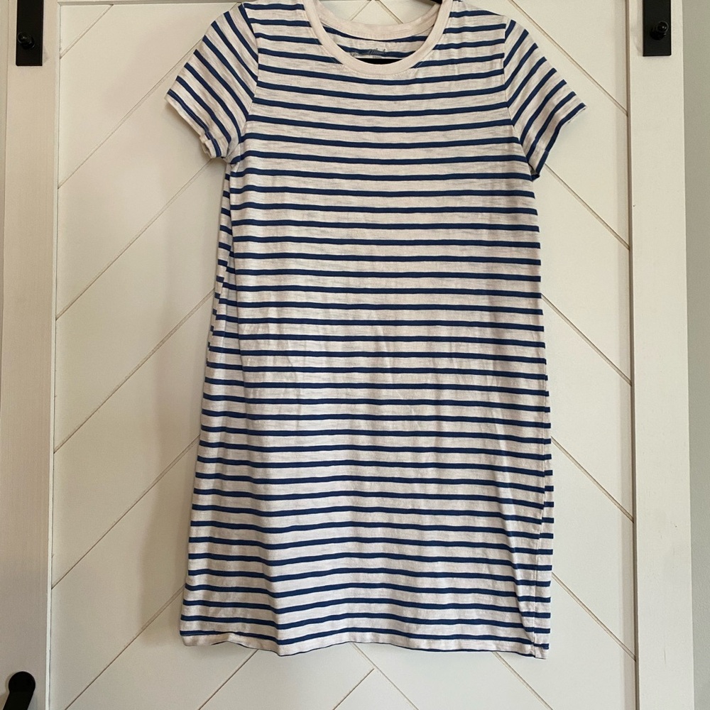 Universal Thread White and Blue Striped Short Sleeve Dress